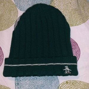 Original Penguin beanie forest green. Used less than a handful of times.